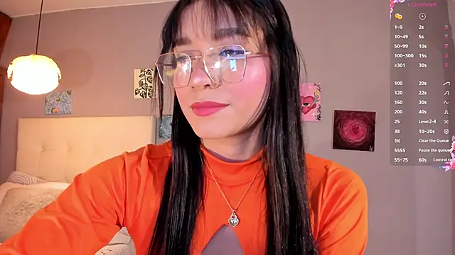 Snapshot of Maia_W10 chatting on June 2, 2026, 12:18 pm Maia W10 online show from June 2, 2026, 12:18 pm