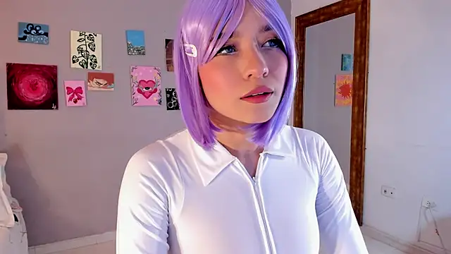 Snapshot of Maia_W10 chatting on August 6, 2026, 12:40 pm Maia W10 online show from August 6, 2026, 12:40 pm