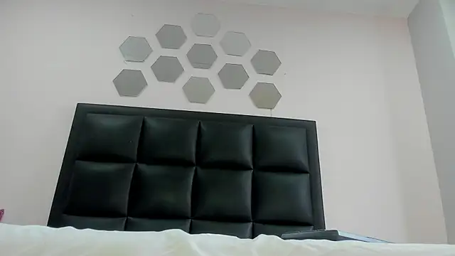 Catalina Jonex online show from May 5, 2026, 11:40 am
