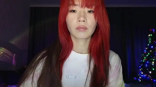 Snapshot of E_v_E_ chatting on December 13, 2024, 2:43 am E v E online show from December 13, 2024, 2:43 am