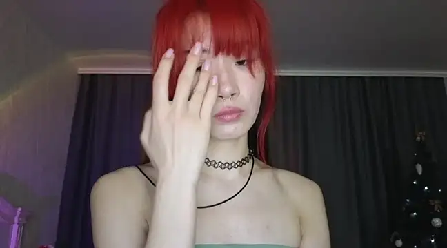 Snapshot of E_v_E_ chatting on December 15, 2024, 4:29 am E v E online show from December 15, 2024, 4:29 am