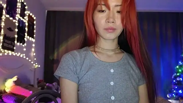 Snapshot of E_v_E_ chatting on January 7, 2025, 7:42 am E v E online show from January 7, 2025, 7:42 am