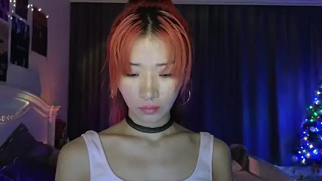 Snapshot of E_v_E_ chatting on January 10, 2025, 9:55 am E v E online show from January 10, 2025, 9:55 am