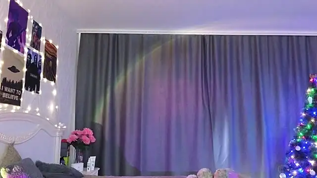 Snapshot of E_v_E_ chatting on January 16, 2025, 4:07 am E v E online show from January 16, 2025, 4:07 am