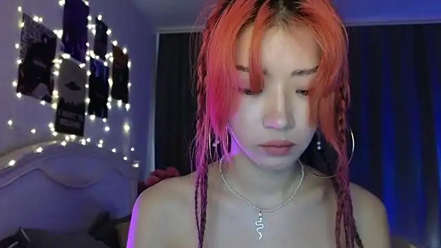 Snapshot of E_v_E_ chatting on January 17, 2025, 7:08 am E v E online show from January 17, 2025, 7:08 am