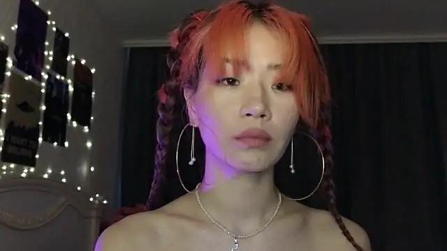 Snapshot of E_v_E_ chatting on January 17, 2025, 10:11 am E v E online show from January 17, 2025, 10:11 am