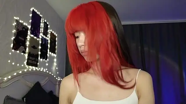 Snapshot of E_v_E_ chatting on January 31, 2025, 9:16 am E v E online show from January 31, 2025, 9:16 am