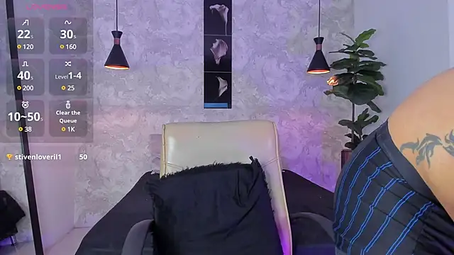 Snapshot of Regan__ chatting on January 24, 2025, 1:45 am Regan online show from January 24, 2025, 1:45 am