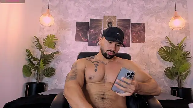 Snapshot of Regan__ chatting on March 22, 2025, 4:24 am Regan online show from March 22, 2025, 4:24 am