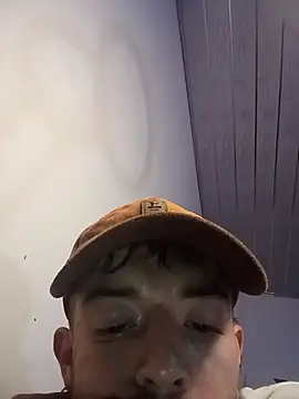 Aaronkiller online show from June 10, 2026, 4:34 am