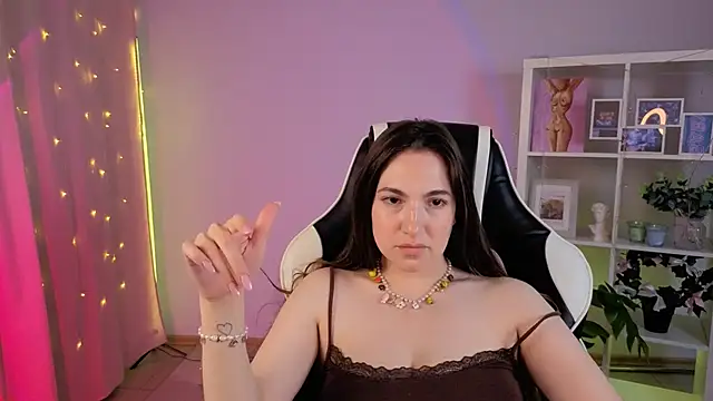 MelissaLovvv online show from June 7, 2026, 9:40 pm