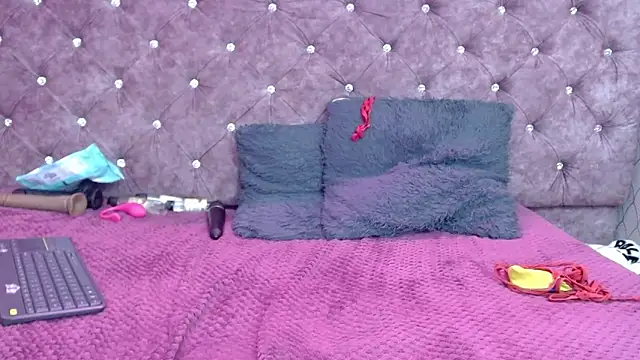 VALENTINA3x online show from January 8, 2025, 9:10 am