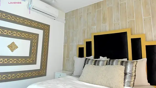 Snapshot of AriaFoster chatting on November 1, 2025, 8:55 pm AriaFoster online show from November 1, 2025, 8:55 pm