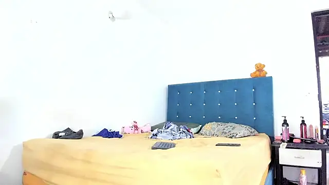 Snapshot of daamonxxx19 chatting on October 19, 2025, 10:43 pm daamonxxx19 online show from October 19, 2025, 10:43 pm