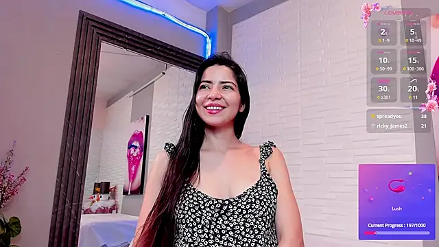 sweetieandjuicyy online show from December 4, 2024, 5:11 pm
