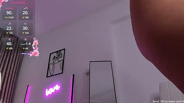JuicyyPeach  online show from January 11, 2025, 11:24 pm