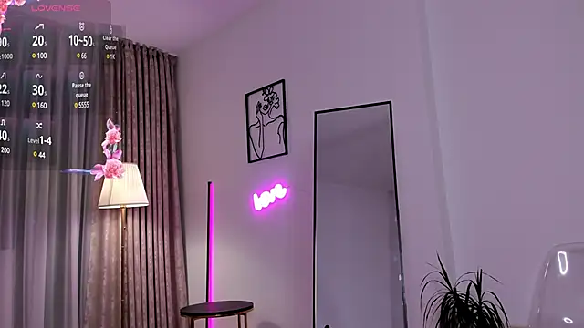 JuicyyPeach  online show from March 10, 2025, 11:49 pm