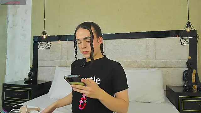 JustinePerry online show from March 8, 2026, 3:54 am