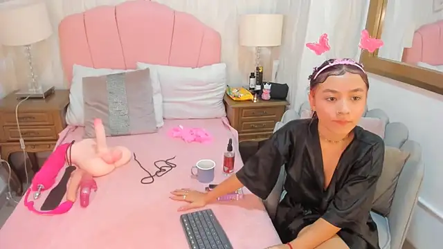 Candy5Girl online show from December 6, 2024, 11:03 pm