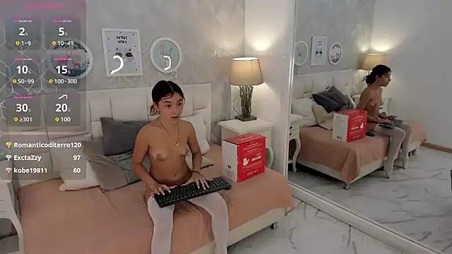 Candy5Girl online show from January 8, 2025, 1:42 am