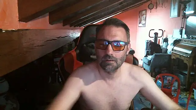 Snapshot of 6996horus chatting on September 17, 2025, 3:57 pm 6996horus online show from September 17, 2025, 3:57 pm