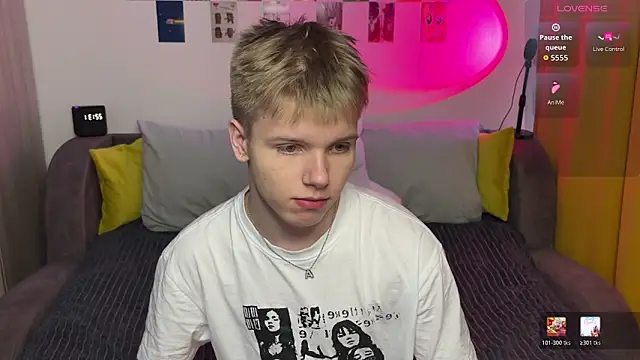 Snapshot of metratok chatting on February 14, 2026, 7:32 pm metratok online show from February 14, 2026, 7:32 pm