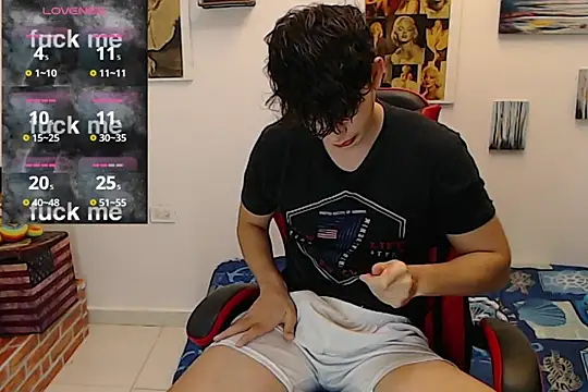 Snapshot of Angelo-cianuro- chatting on September 20, 2025, 10:00 pm Angelo-cianuro- online show from September 20, 2025, 10:00 pm