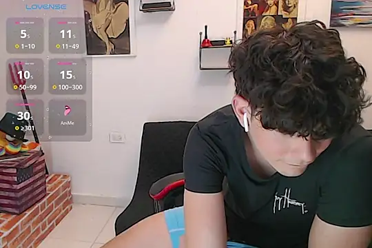 Snapshot of Angelo-cianuro- chatting on October 18, 2025, 12:13 am Angelo-cianuro- online show from October 18, 2025, 12:13 am