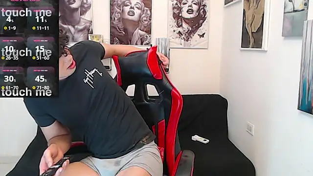 Snapshot of Angelo-cianuro- chatting on February 27, 2026, 12:10 am Angelo-cianuro- online show from February 27, 2026, 12:10 am