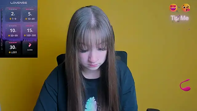 Snapshot of Evelina_GG chatting on October 2, 2025, 5:36 am Evelina GG online show from October 2, 2025, 5:36 am