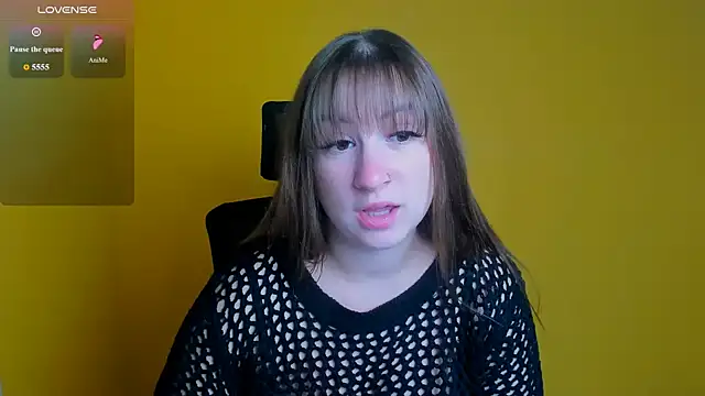 Snapshot of Evelina_GG chatting on October 6, 2025, 5:38 am Evelina GG online show from October 6, 2025, 5:38 am