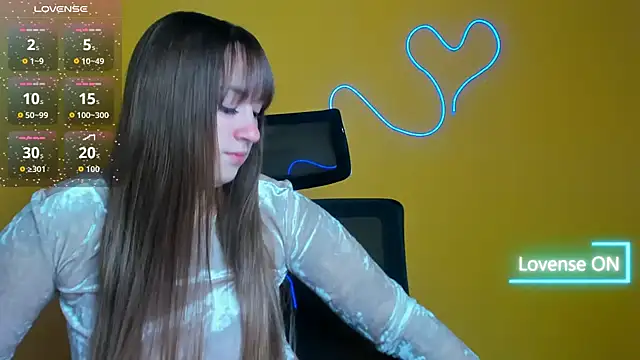 Snapshot of Evelina_GG chatting on October 17, 2025, 5:43 am Evelina GG online show from October 17, 2025, 5:43 am
