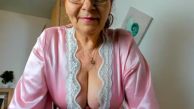 sweetangell69  online show from April 28, 2026, 2:27 am