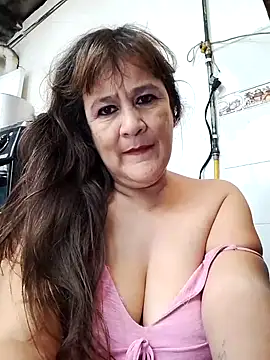 Snapshot of DirtyStefaniax chatting on October 3, 2025, 5:43 pm DirtyStefaniax online show from October 3, 2025, 5:43 pm