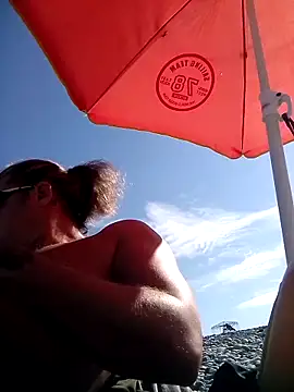 Lovely milk online show from October 17, 2025, 9:12 am