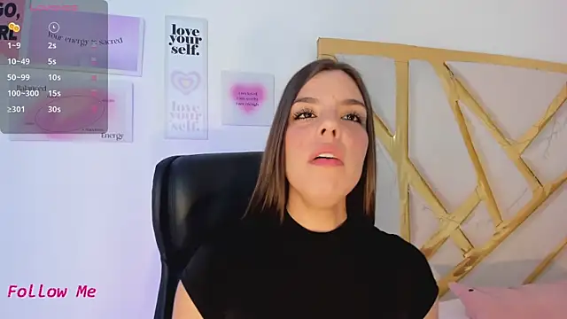 Snapshot of LanaJones_ chatting on October 1, 2025, 12:22 pm LanaJones  online show from October 1, 2025, 12:22 pm