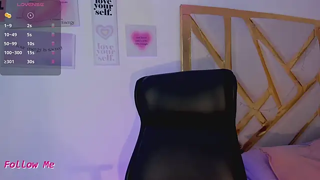 Snapshot of LanaJones_ chatting on October 15, 2025, 12:27 pm LanaJones  online show from October 15, 2025, 12:27 pm