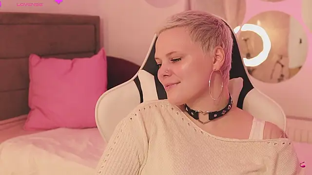 LikaBerry1 online show from February 21, 2026, 1:45 pm