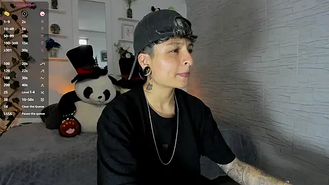 ZuryRamirez  online show from September 20, 2025, 8:10 pm