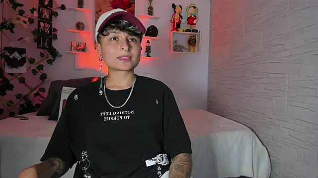 ZuryRamirez  online show from October 24, 2025, 9:11 pm