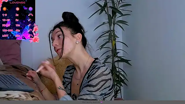 Snapshot of tayakayan chatting on December 15, 2024, 2:52 am tayakayan online show from December 15, 2024, 2:52 am