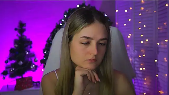 DeboraLarson online show from December 16, 2025, 3:33 am