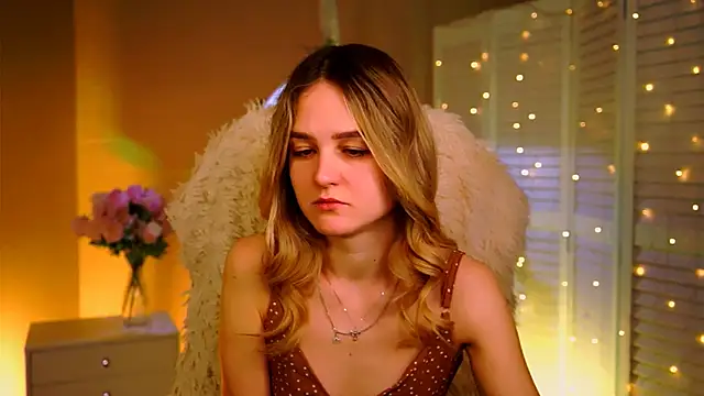 DeboraLarson online show from February 9, 2026, 3:32 am