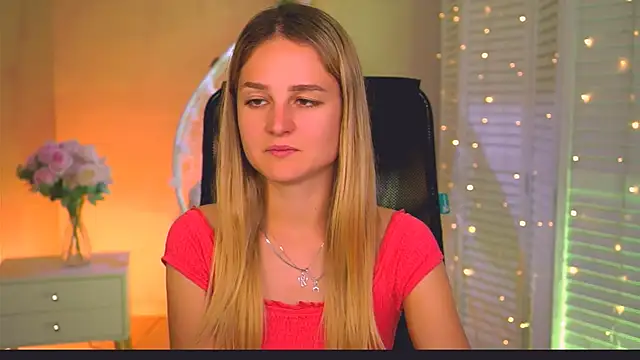 DeboraLarson online show from June 28, 2026, 8:09 am