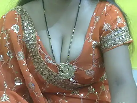 HOT-SEEMAA online show from June 7, 2026, 7:56 am