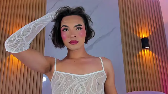 Snapshot of miss_Ari chatting on December 16, 2024, 7:32 pm miss Ari online show from December 16, 2024, 7:32 pm