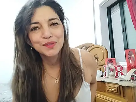 Julie Boronat26 online show from June 5, 2026, 9:59 am