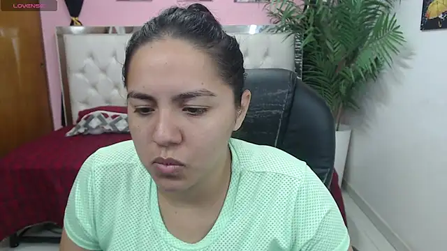 candiapole online show from March 20, 2025, 12:43 pm