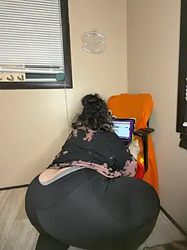 tillymarie34 online show from July 30, 2026, 4:00 am