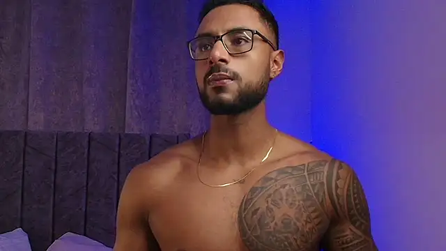 LiamGarcia1 online show from February 9, 2025, 2:49 am